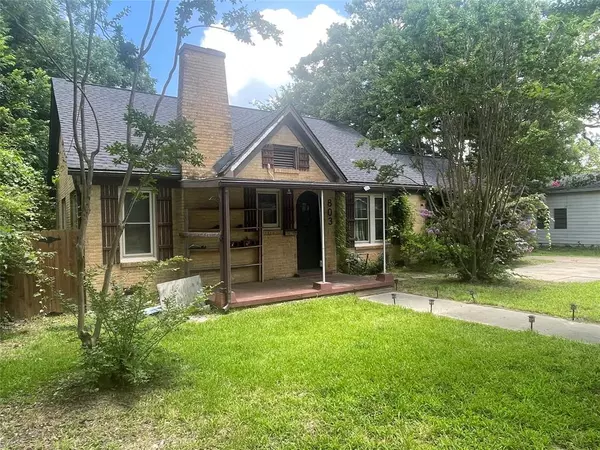 803 College Street, Sulphur Springs, TX 75482