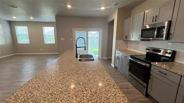 Argyle, TX 76226,817 Vine Street #123