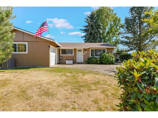 111 NE GERLINGER LN, Dallas, OR 97338