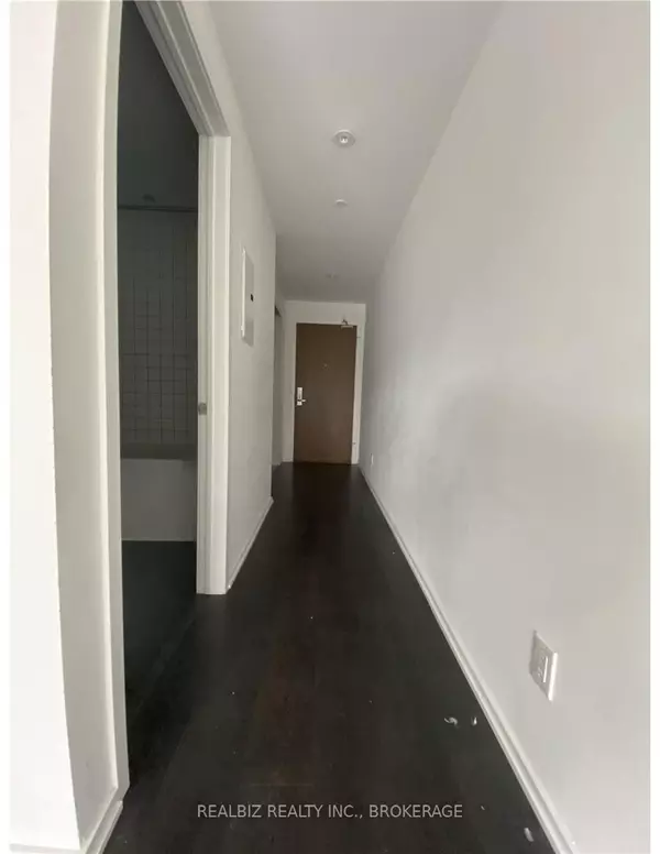 Toronto C01, ON M5S 1Z5,783 Bathurst ST #212