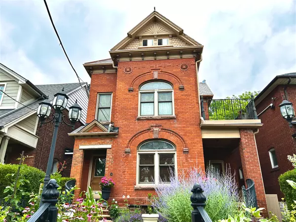Toronto W02, ON M6P 1L7,24A Woodside AVE #Unit 3