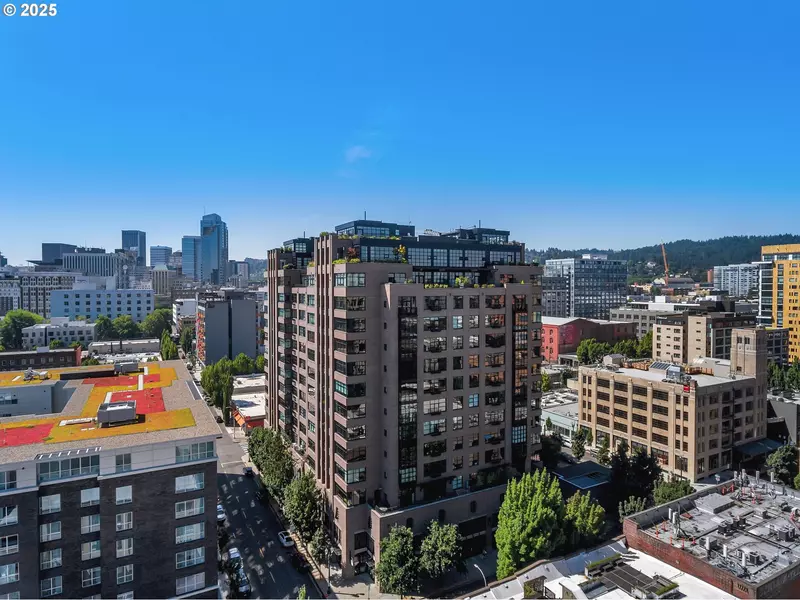 333 NW 9TH AVE #902, Portland, OR 97209