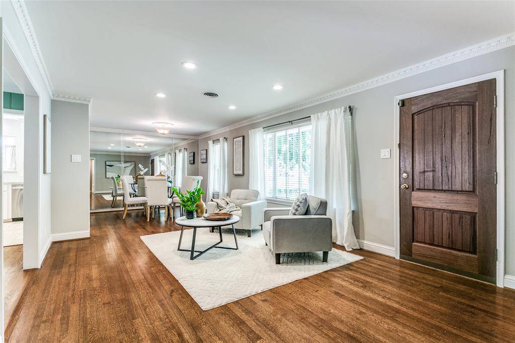 Dallas, TX 75238,9808 Fitzroy Drive