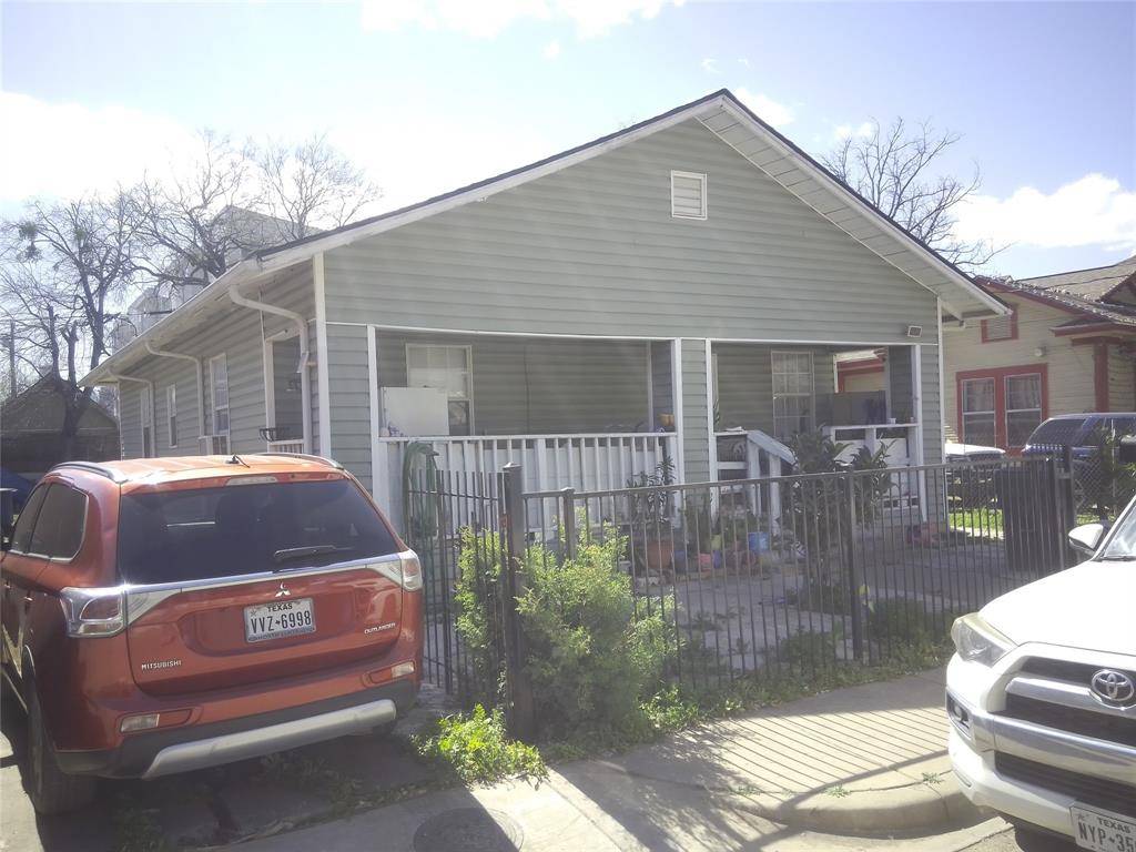 1515 HOLLY Avenue, Dallas, TX 75204