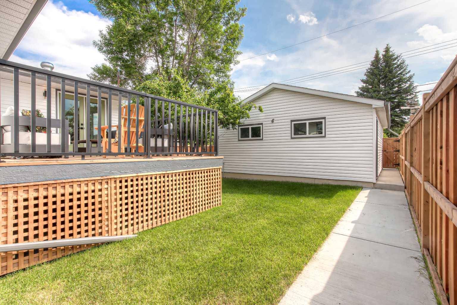 Calgary, AB T2E 5M9,1127 Rupert RD NE