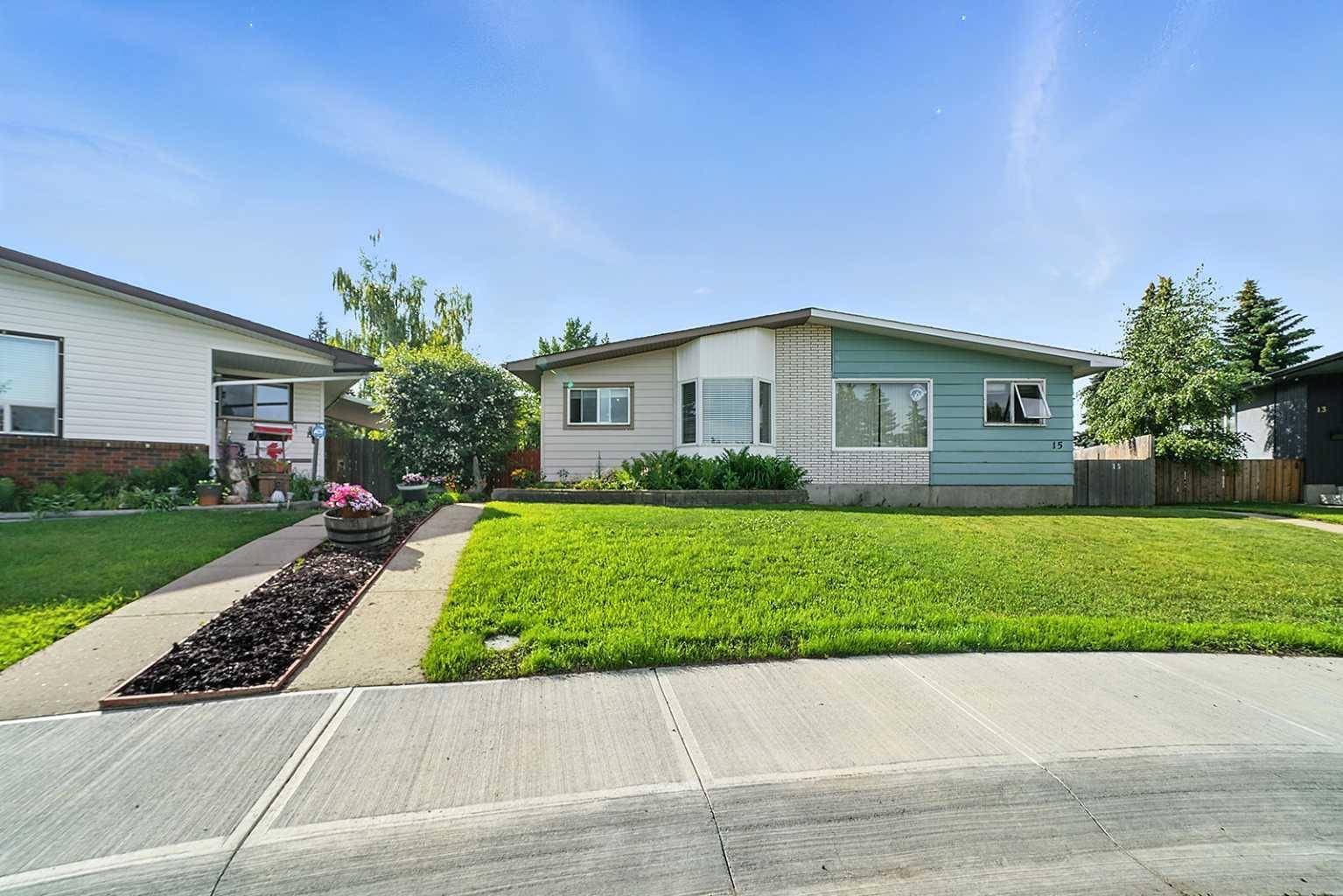 17 Abbott Close, Red Deer, AB T4R 1B4