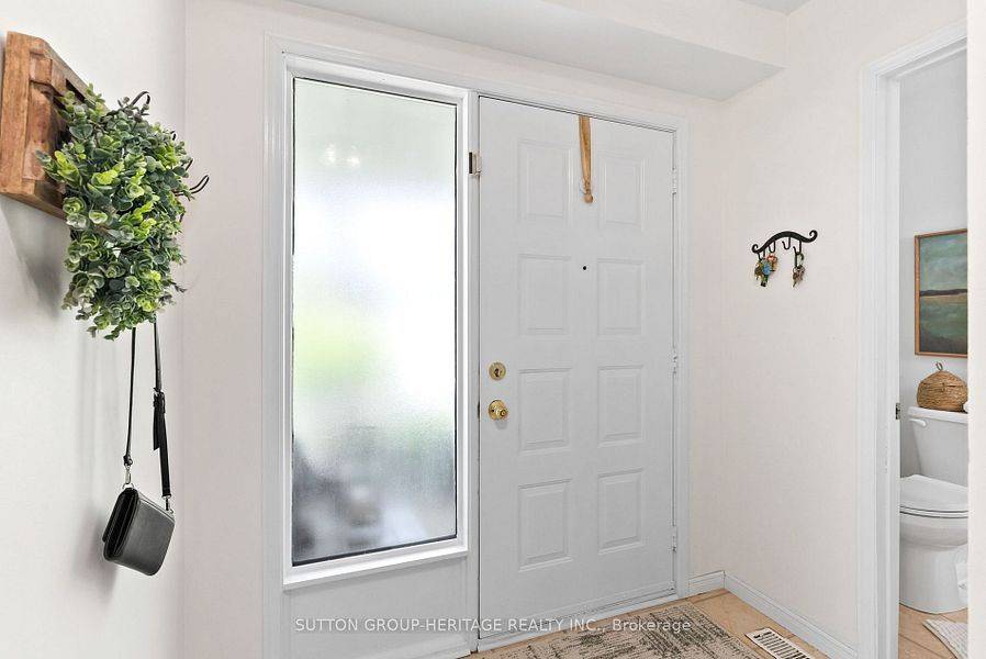 Oshawa, ON L1G 7S5,232 Kensington CRES