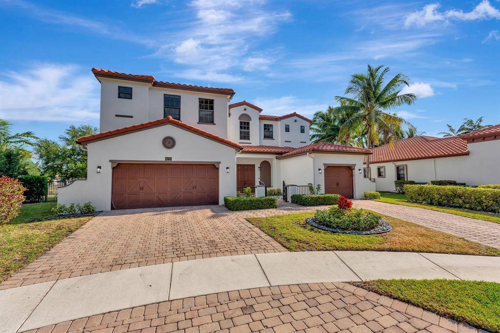 8727 NW 39 Street, Cooper City, FL 33024