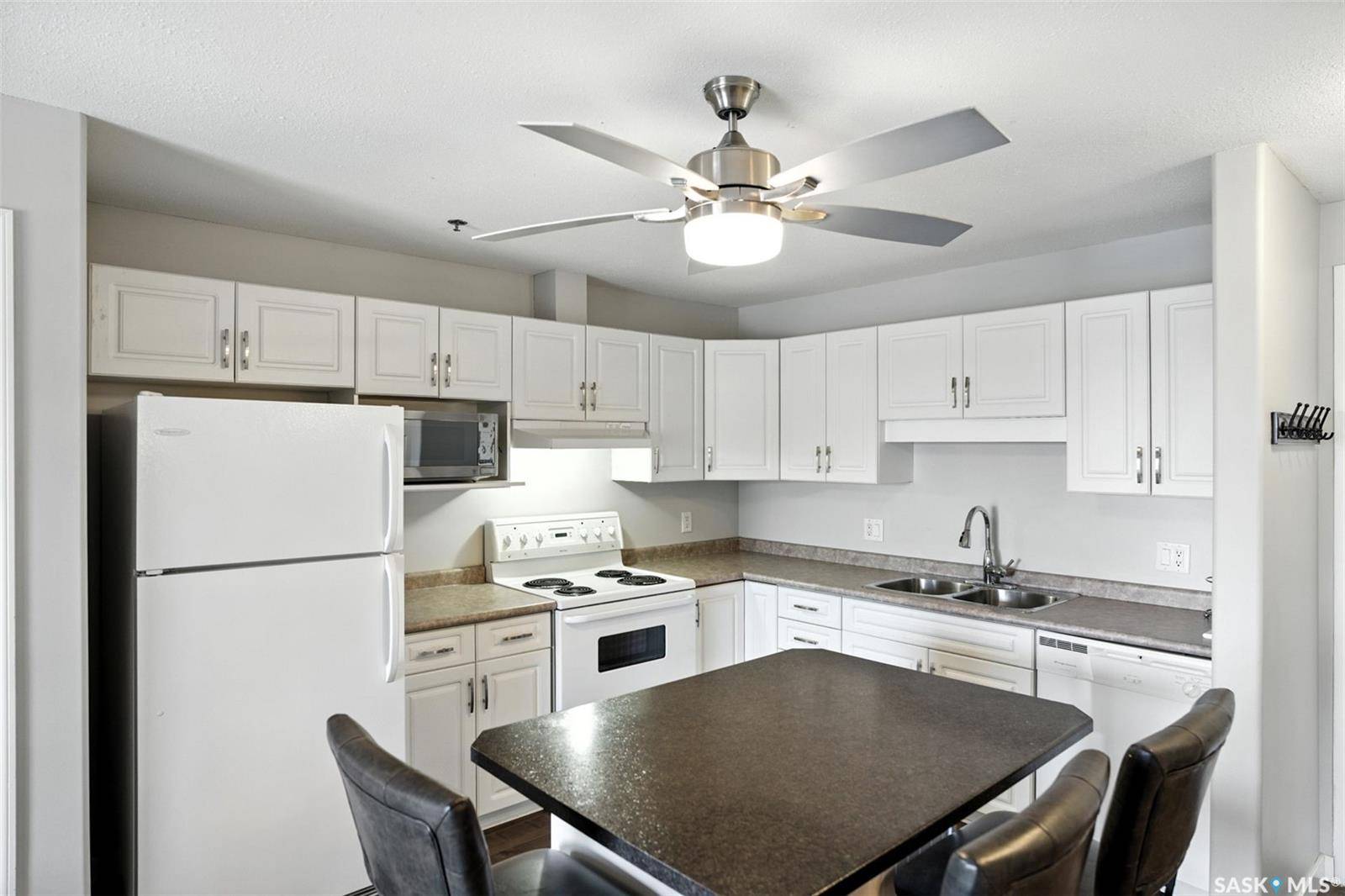 Saskatoon, SK S7S 1N1,215 Lowe ROAD #307
