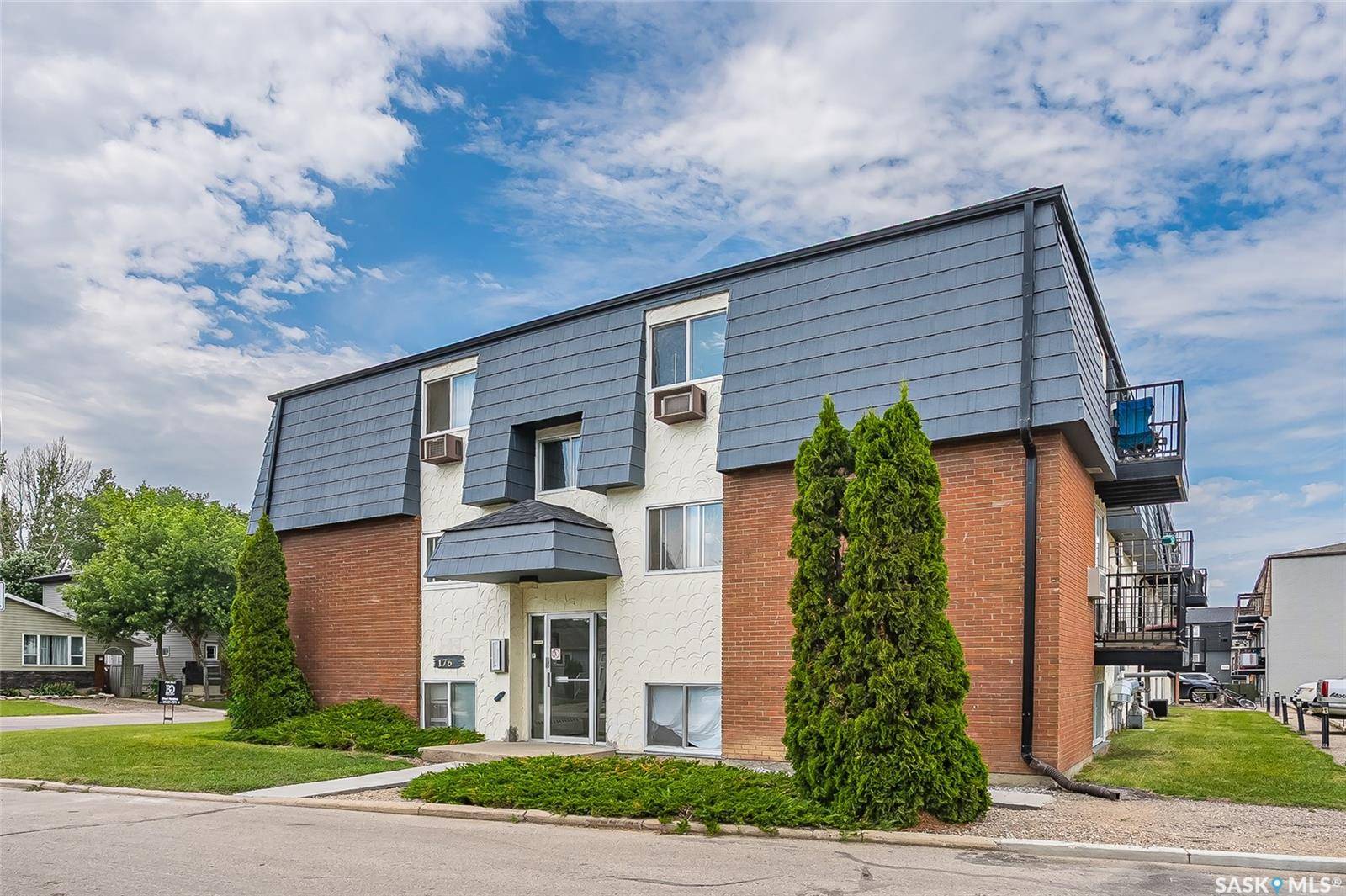 176 Acadia COURT #9, Saskatoon, SK S7H 4T7