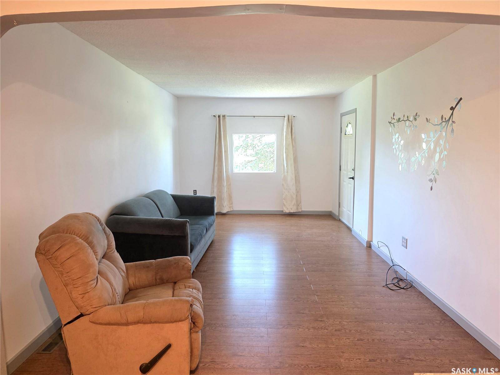 Strongfield, SK S0H 3Z0,307 Saskatchewan AVENUE N