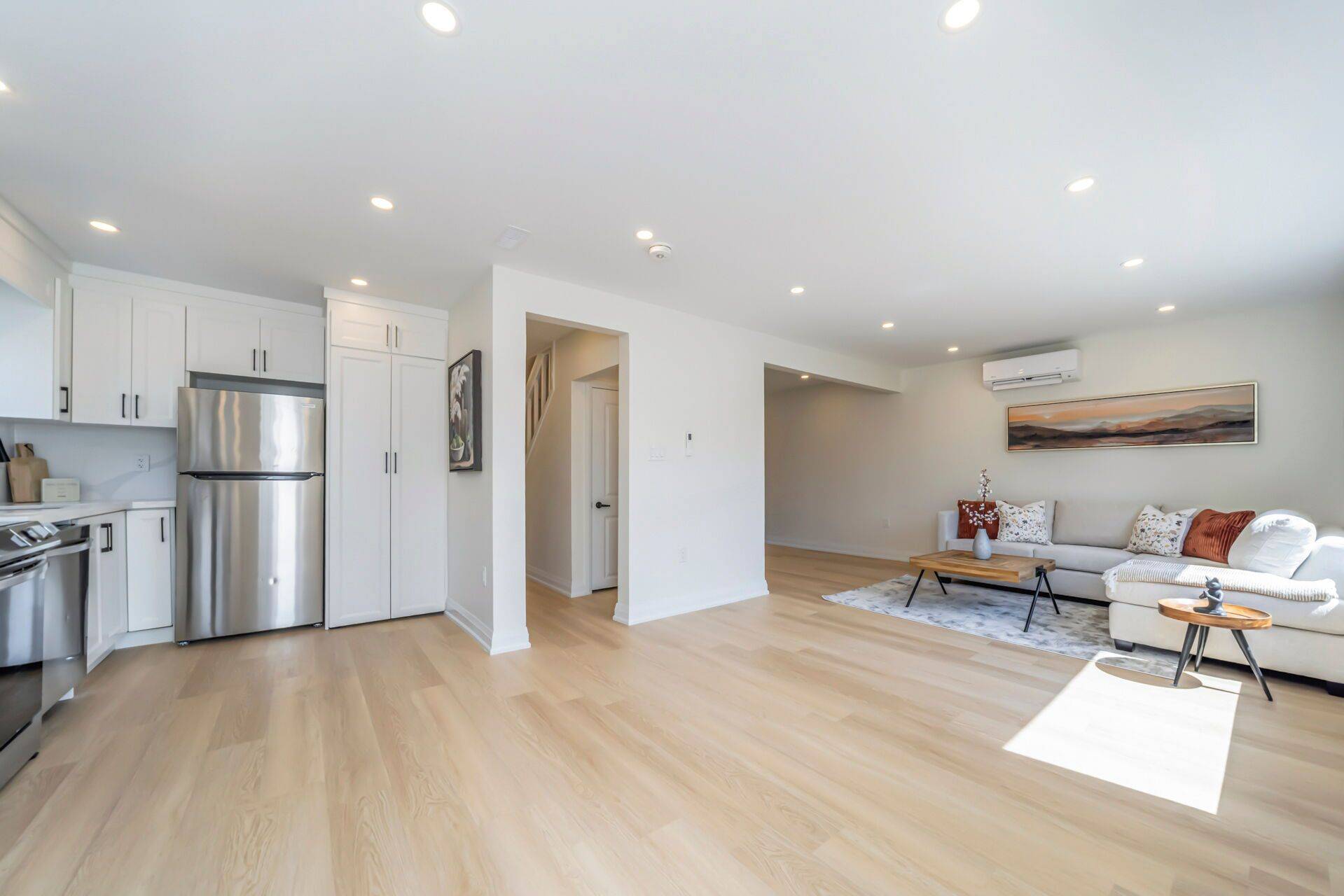Toronto W10, ON M9W 4A1,9 Berry Creek DR