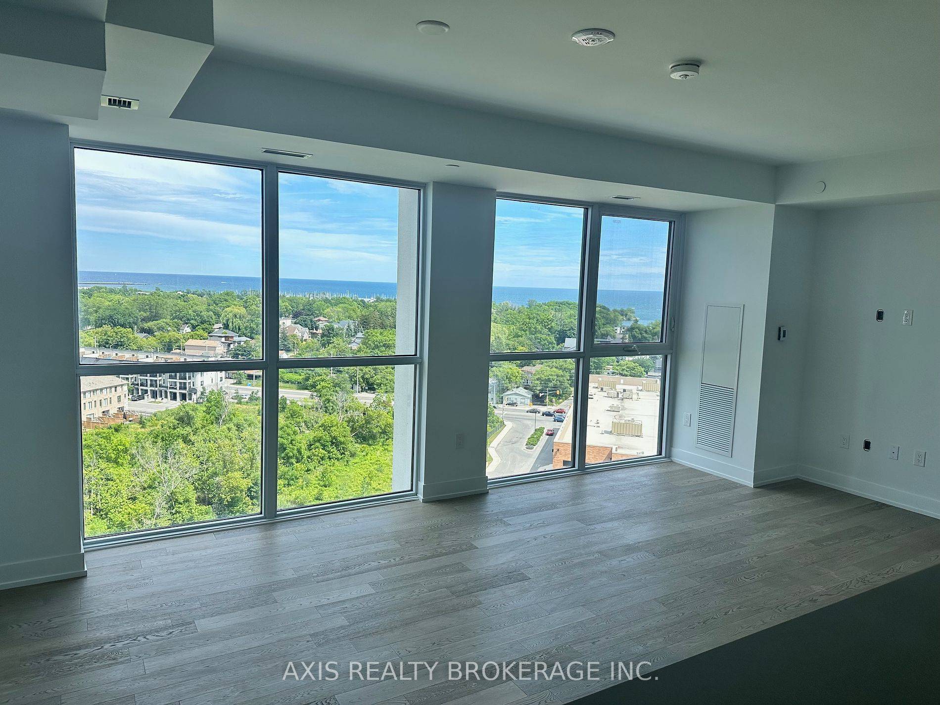 Mississauga, ON L5G 0C5,1063 Douglas Mccurdy Comm CT #1203