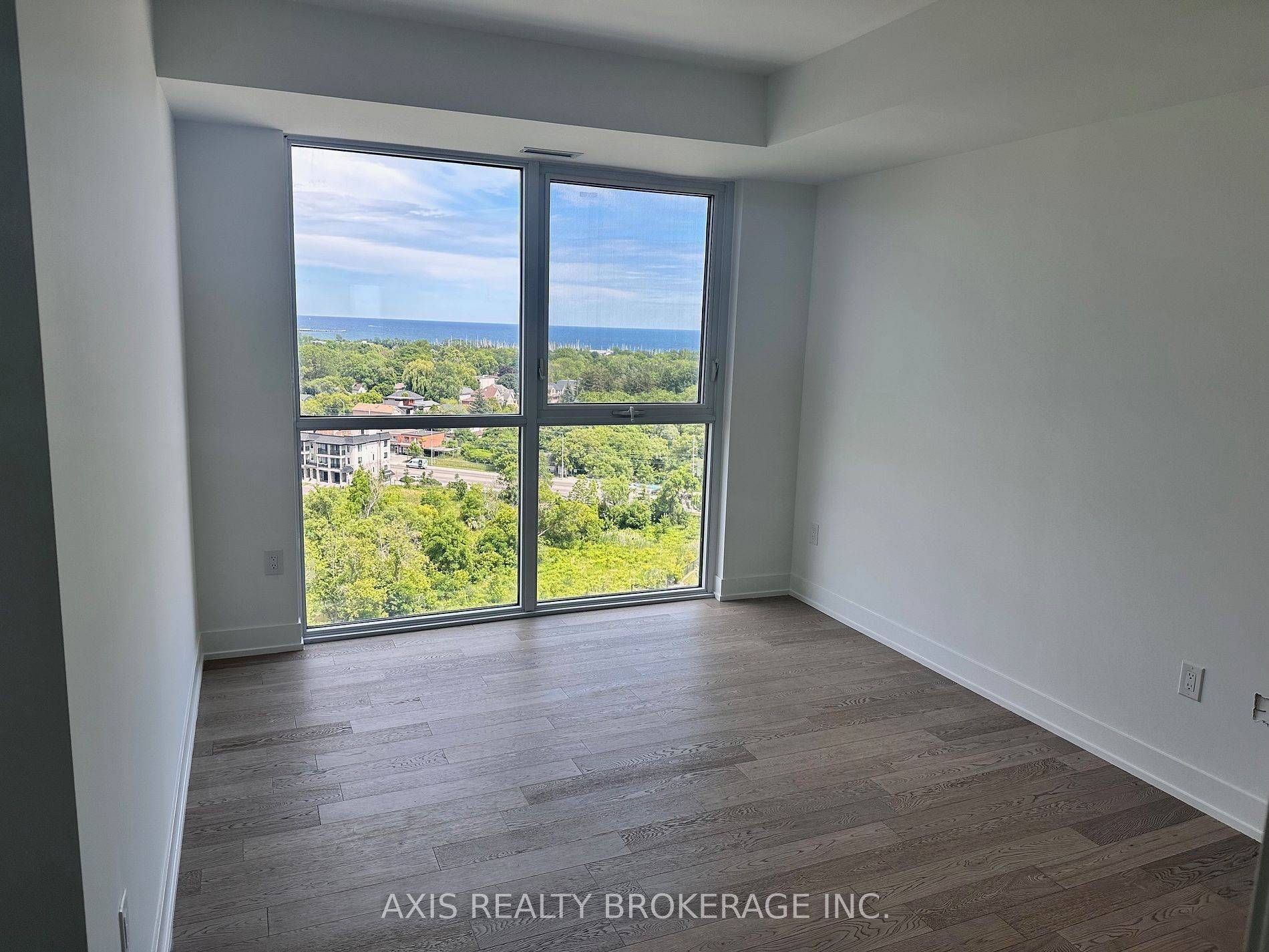 Mississauga, ON L5G 0C5,1063 Douglas Mccurdy Comm CT #1203