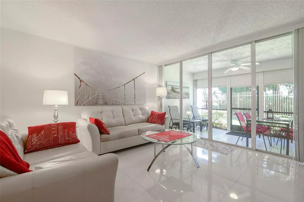 Lauderhill, FL 33319,3940 Inverrary Blvd #107-A