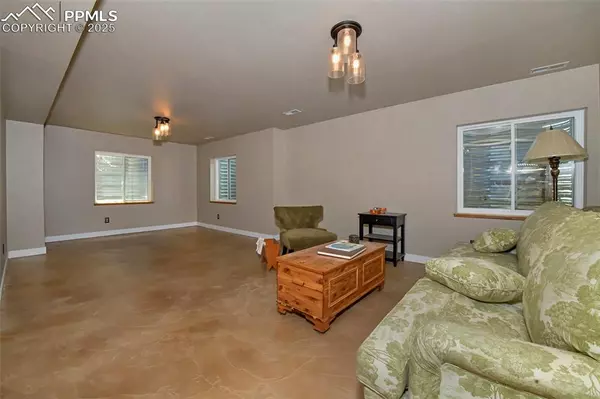 Colorado Springs, CO 80906,5470 Backglen DR