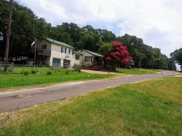 West Tawakoni, TX 75474,404 Haralson Lane