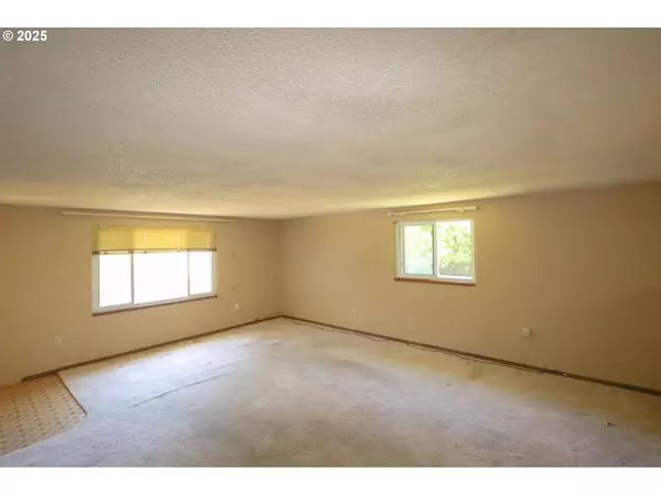 North Bend, OR 97459,2932 ASH ST