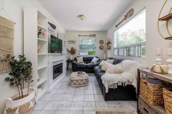 Wasaga Beach, ON L9Z 2M4,749 River RD E