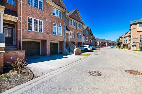 Mississauga, ON L5R 4E7,50 Strathaven DR #78