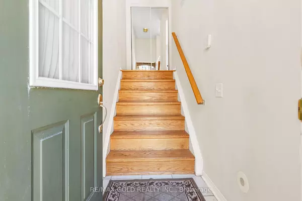 Mississauga, ON L5R 4E7,50 Strathaven DR #78