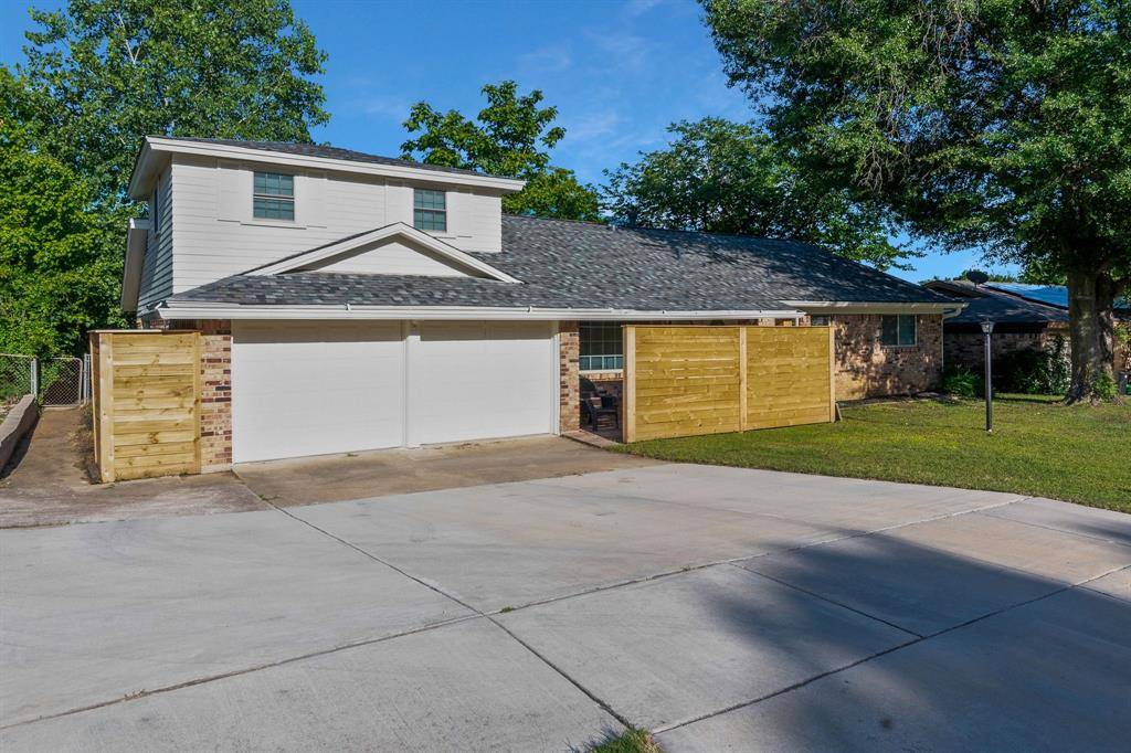 Bedford, TX 76022,912 Gregory Avenue