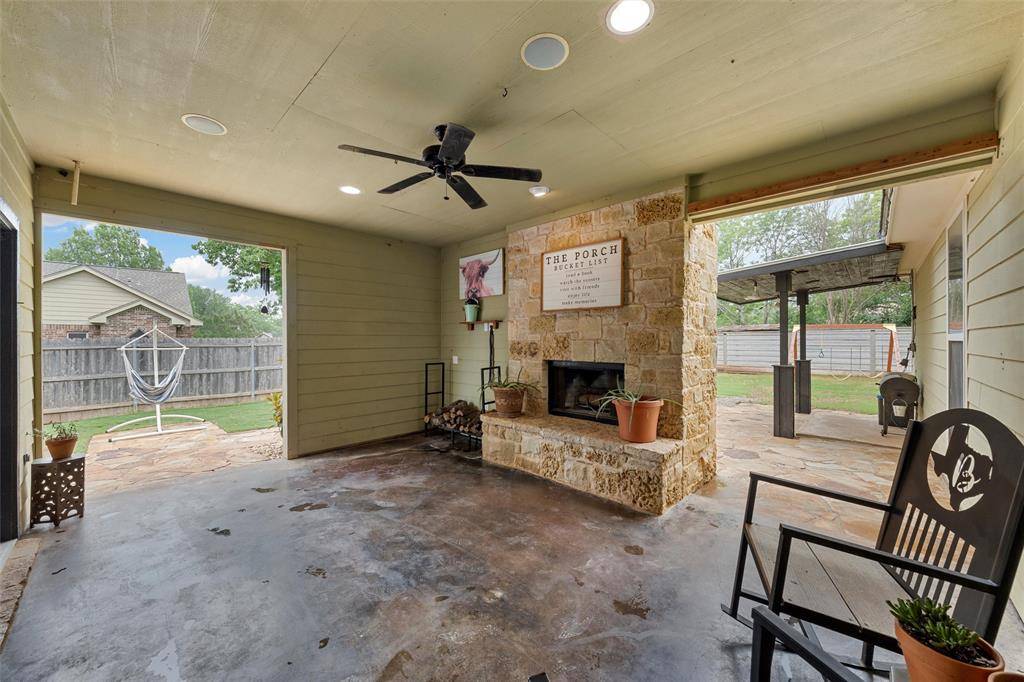 Crawford, TX 76638,9359 West 5th Street