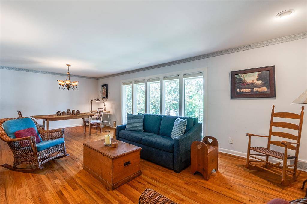 Dallas, TX 75208,828 Evergreen Hills Road