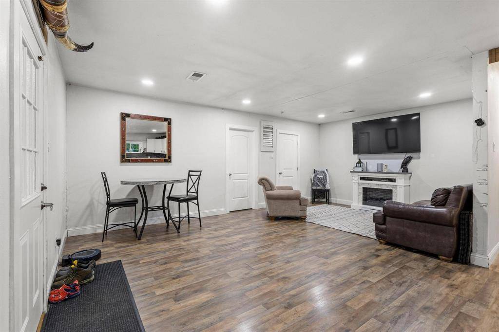 Bonham, TX 75418,221 Braz Street