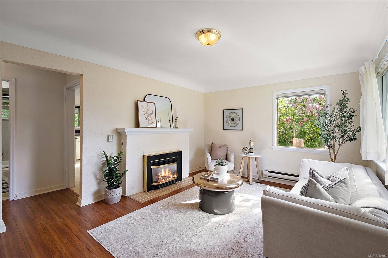 Saanich, BC V8X 3E3,796 Canterbury Rd