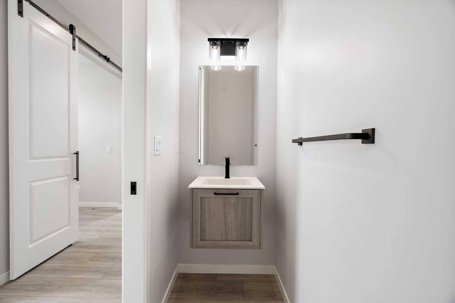 Calgary, AB T3H 6K7,262 West Grove LN Southwest