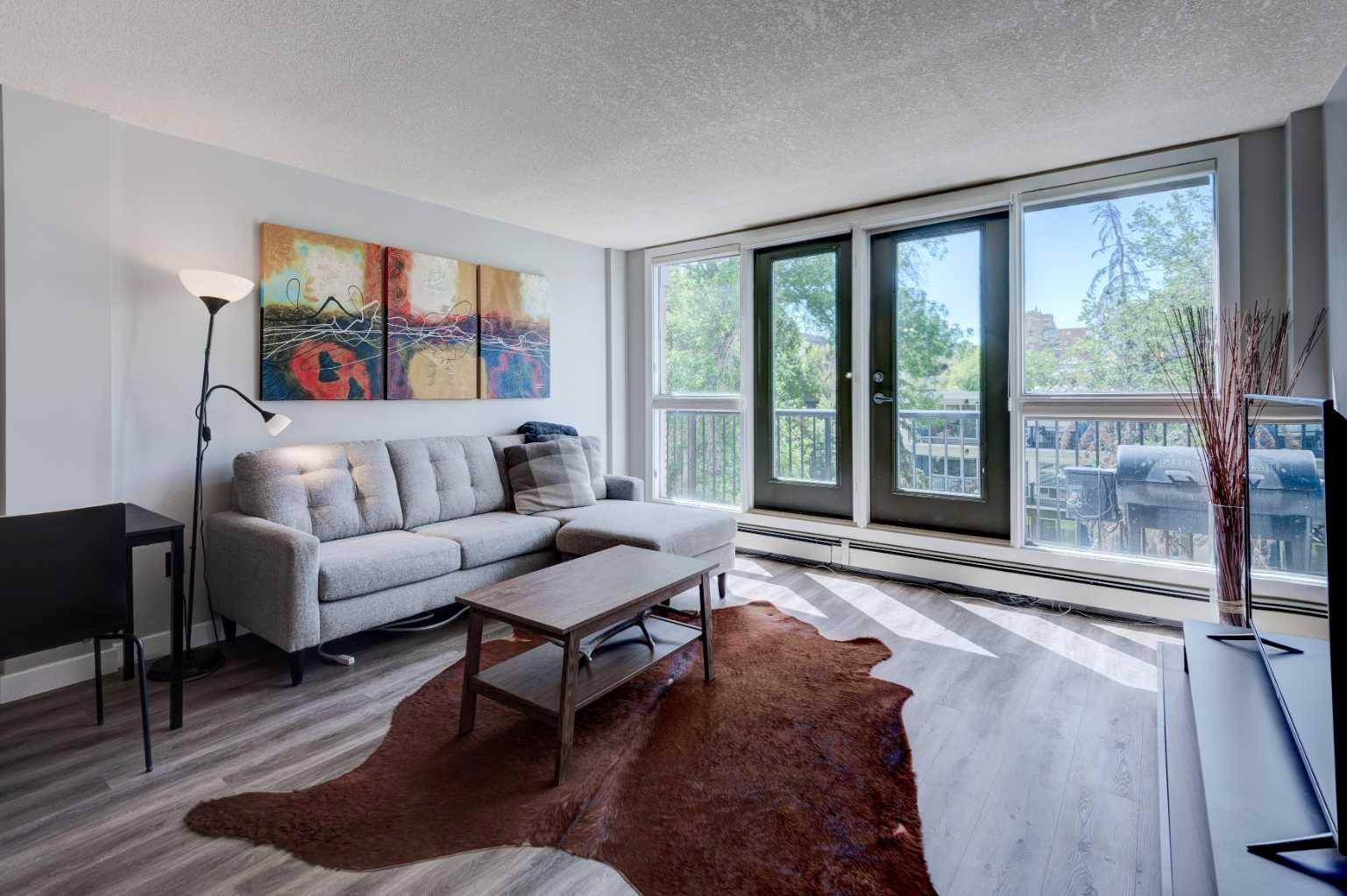 Calgary, AB T2S 0H4,324 22 AVE Southwest #413
