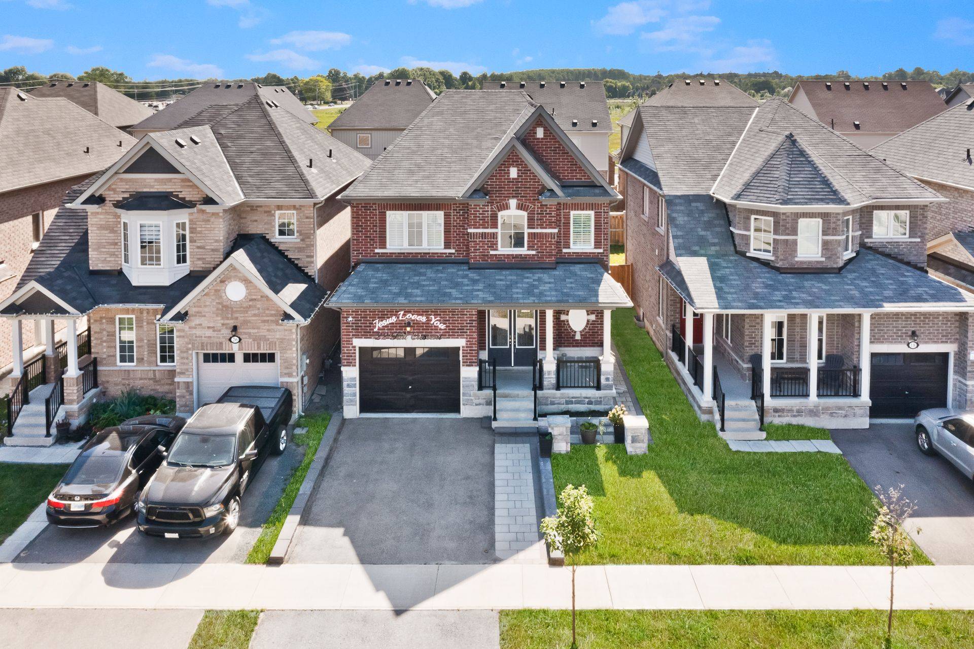 Clarington, ON L1C 7G7,22 Tait CRES