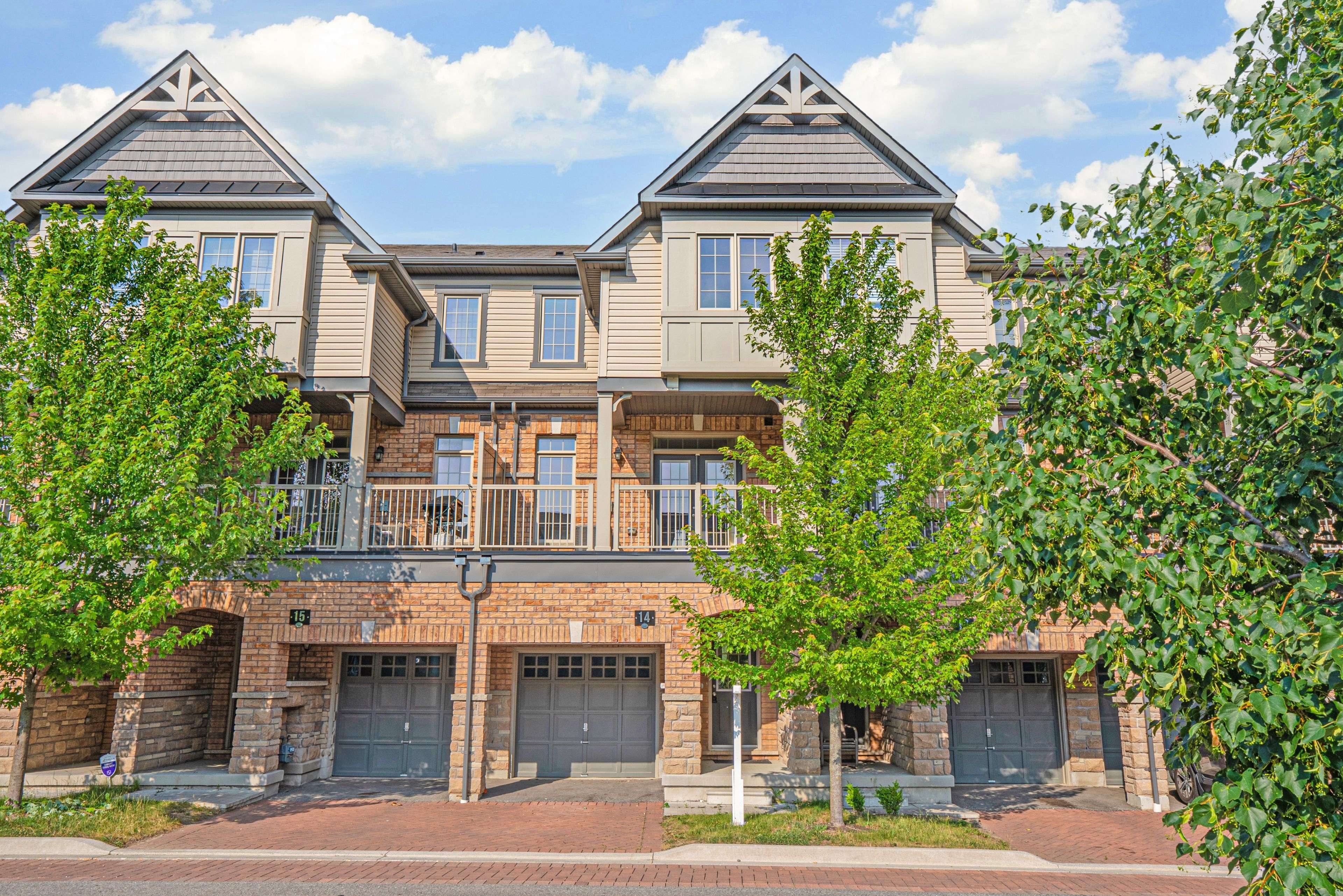 Pickering, ON L1V 0E6,285 Finch AVE #14