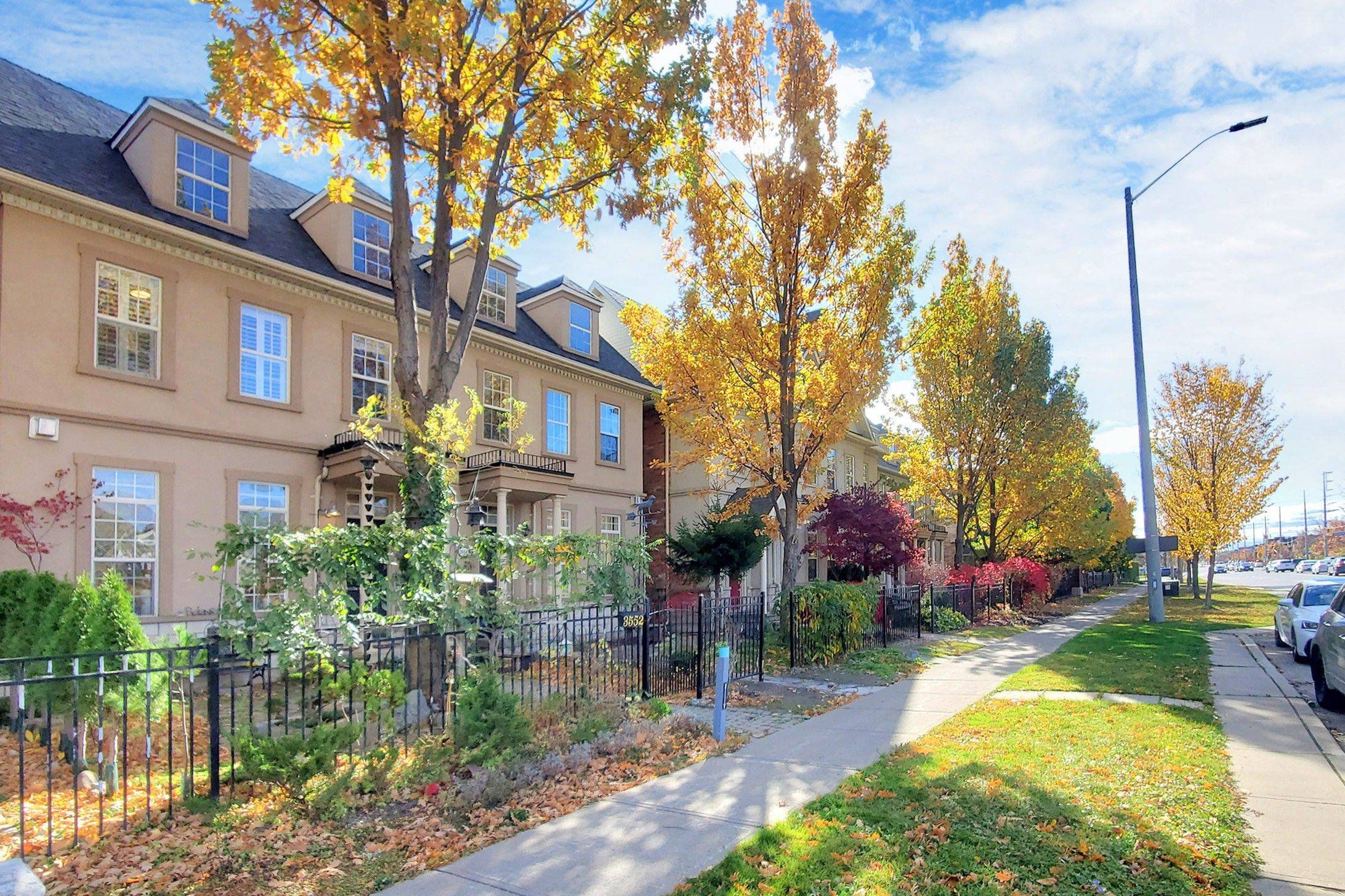 Mississauga, ON L5M 7C4,3552 Eglinton AVE W