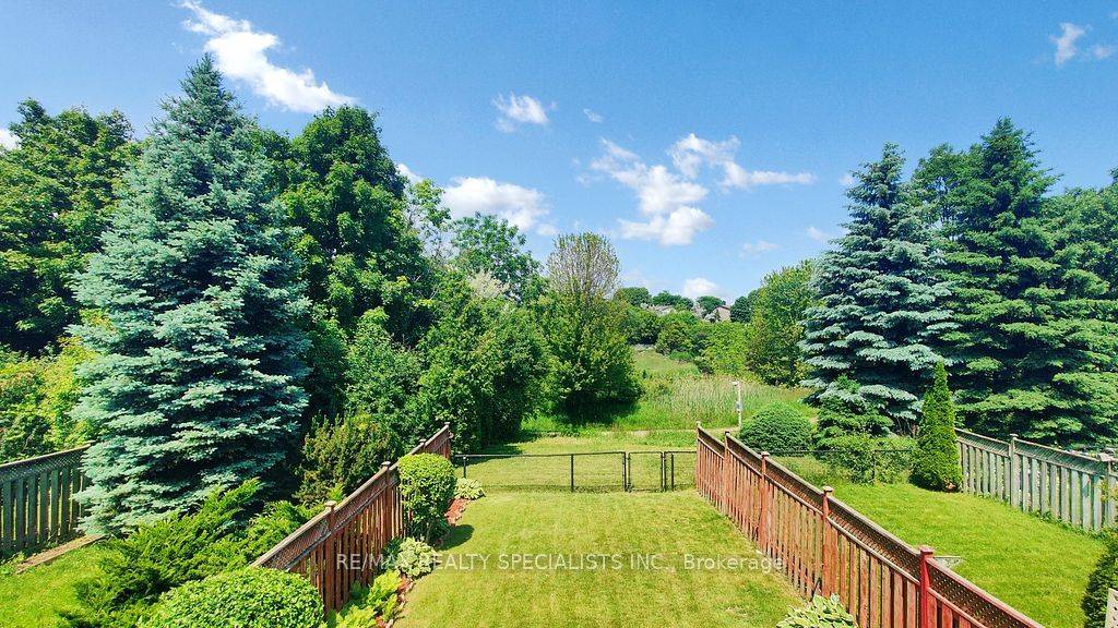 Brampton, ON L6V 4L3,122 Pressed Brick DR
