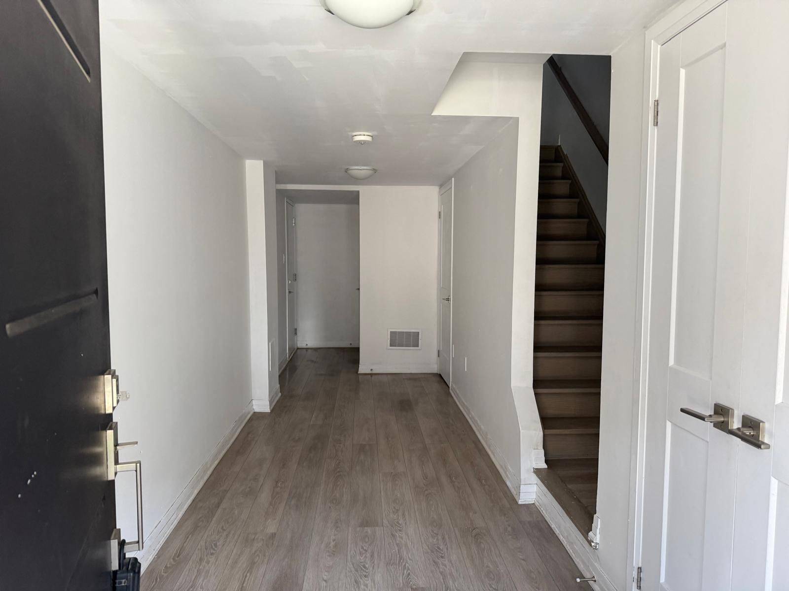 Cambridge, ON N1T 0E5,51 Sparrow AVE #70