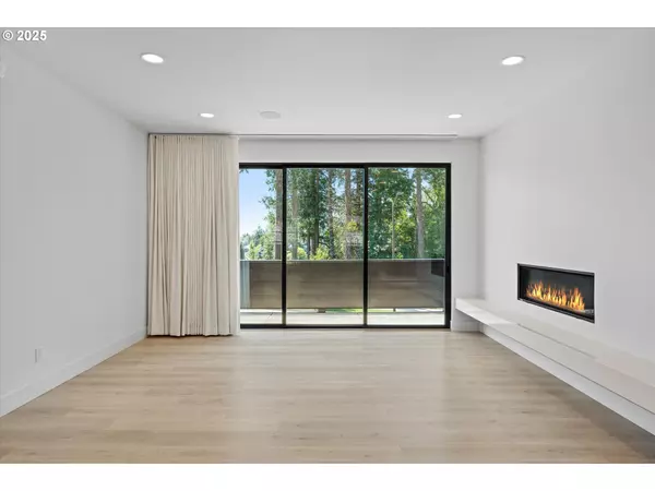 West Linn, OR 97068,5135 Heron DR