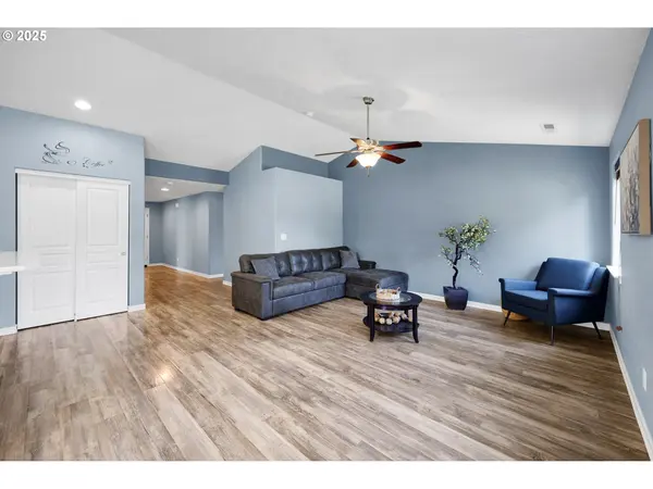 Veneta, OR 97487,87857 8TH ST