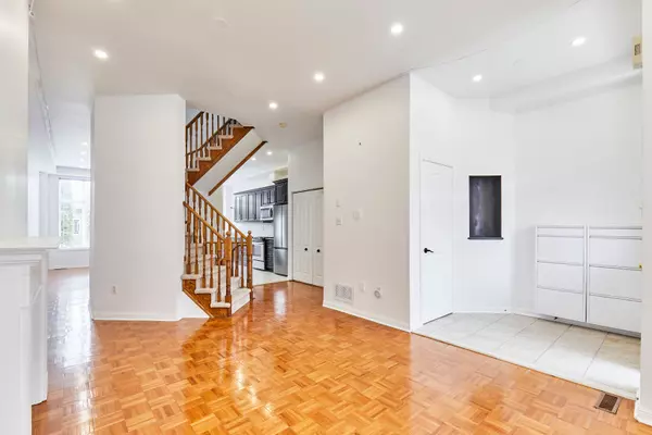 Markham, ON L6B 1B6,130 Walkerville RD