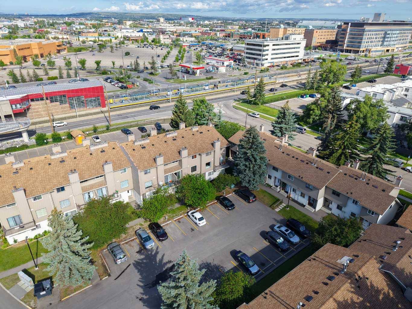 Calgary, AB T1Y 4M7,2519 38 ST NE #18