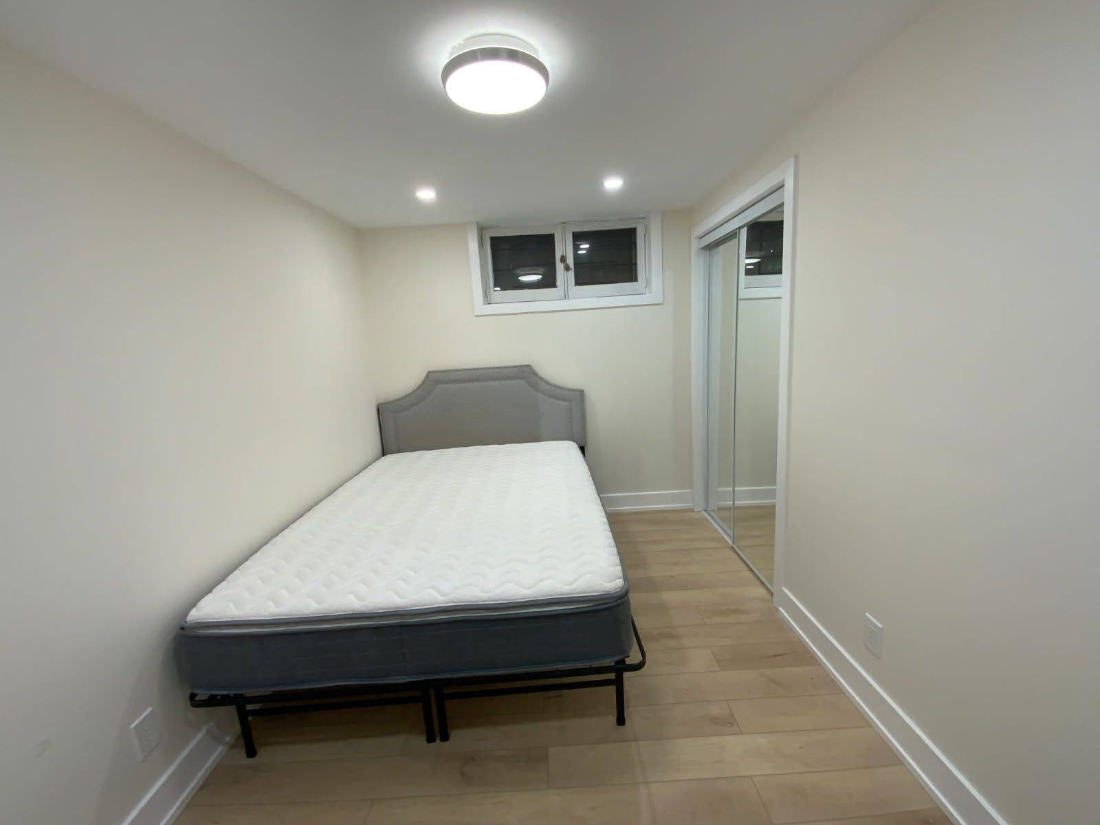 Toronto C07, ON M2N 1Z3,167 Churchill AVE