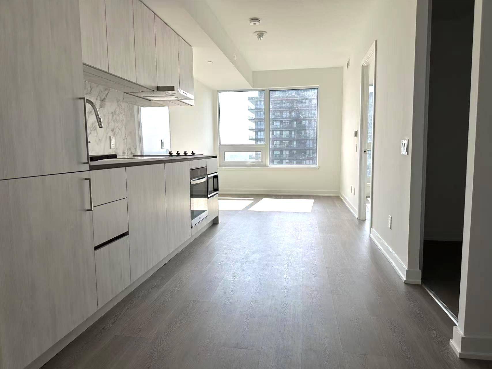 Toronto C01, ON M4Y 0J5,8 WELLESLEY ST W #4302