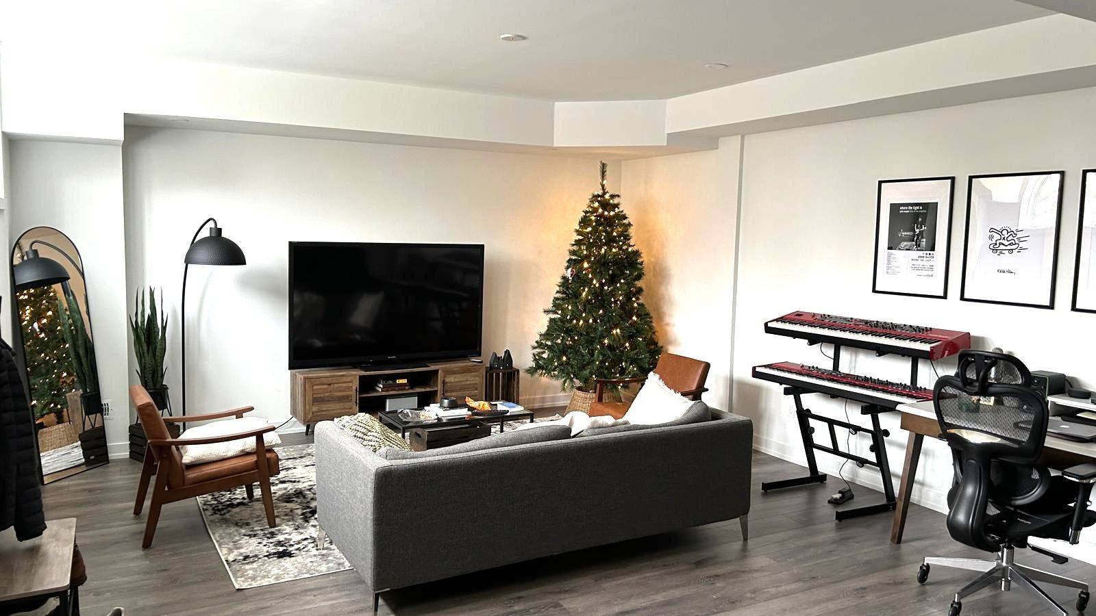 Pickering, ON L1V 0G7,400 Finch AVE #19
