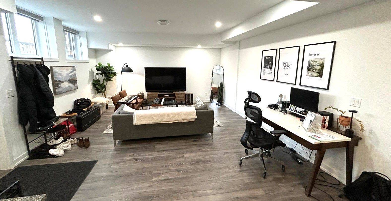 Pickering, ON L1V 0G7,400 Finch AVE #19