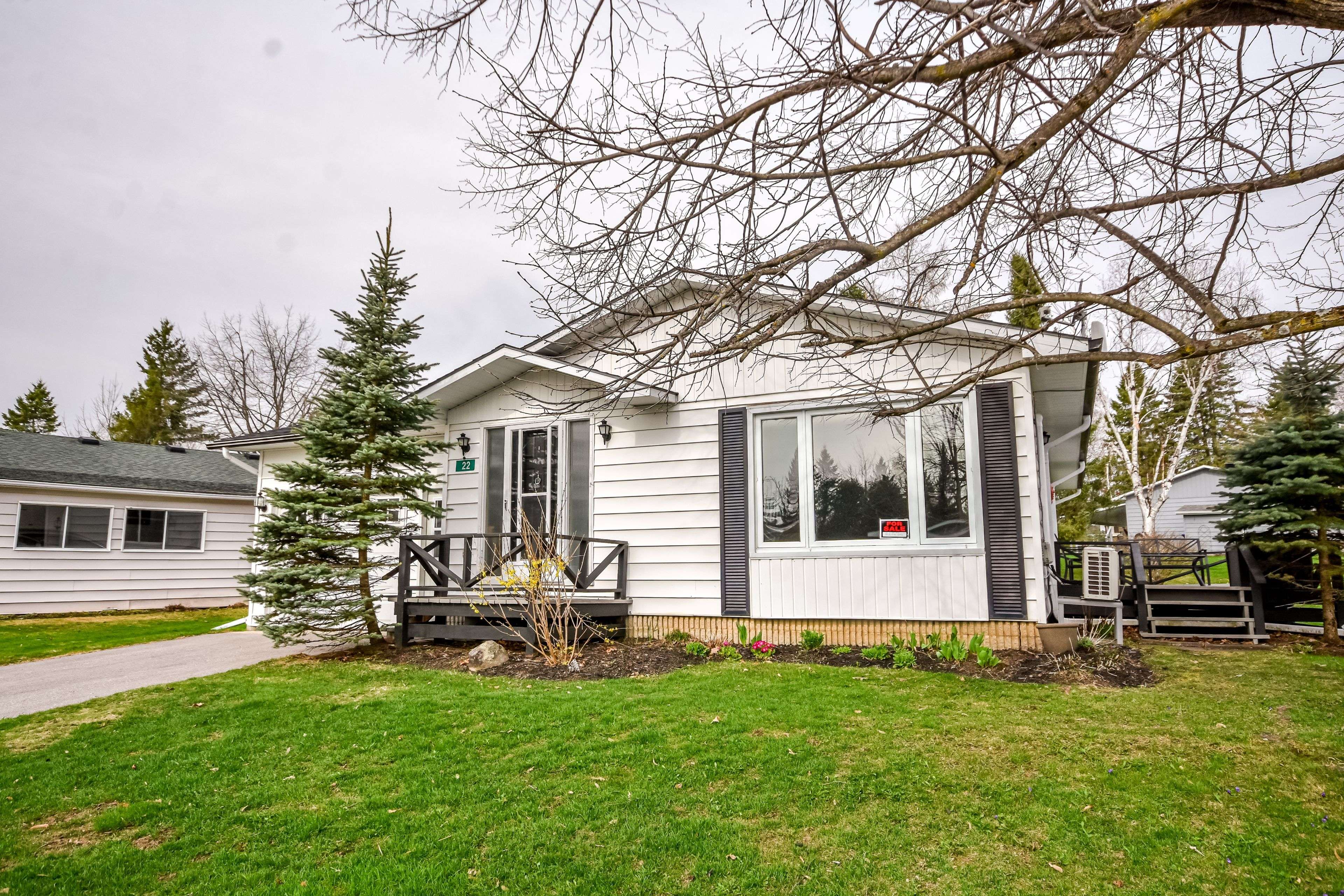 Oro-medonte, ON L0L 1T0,22 TAMARACK DR