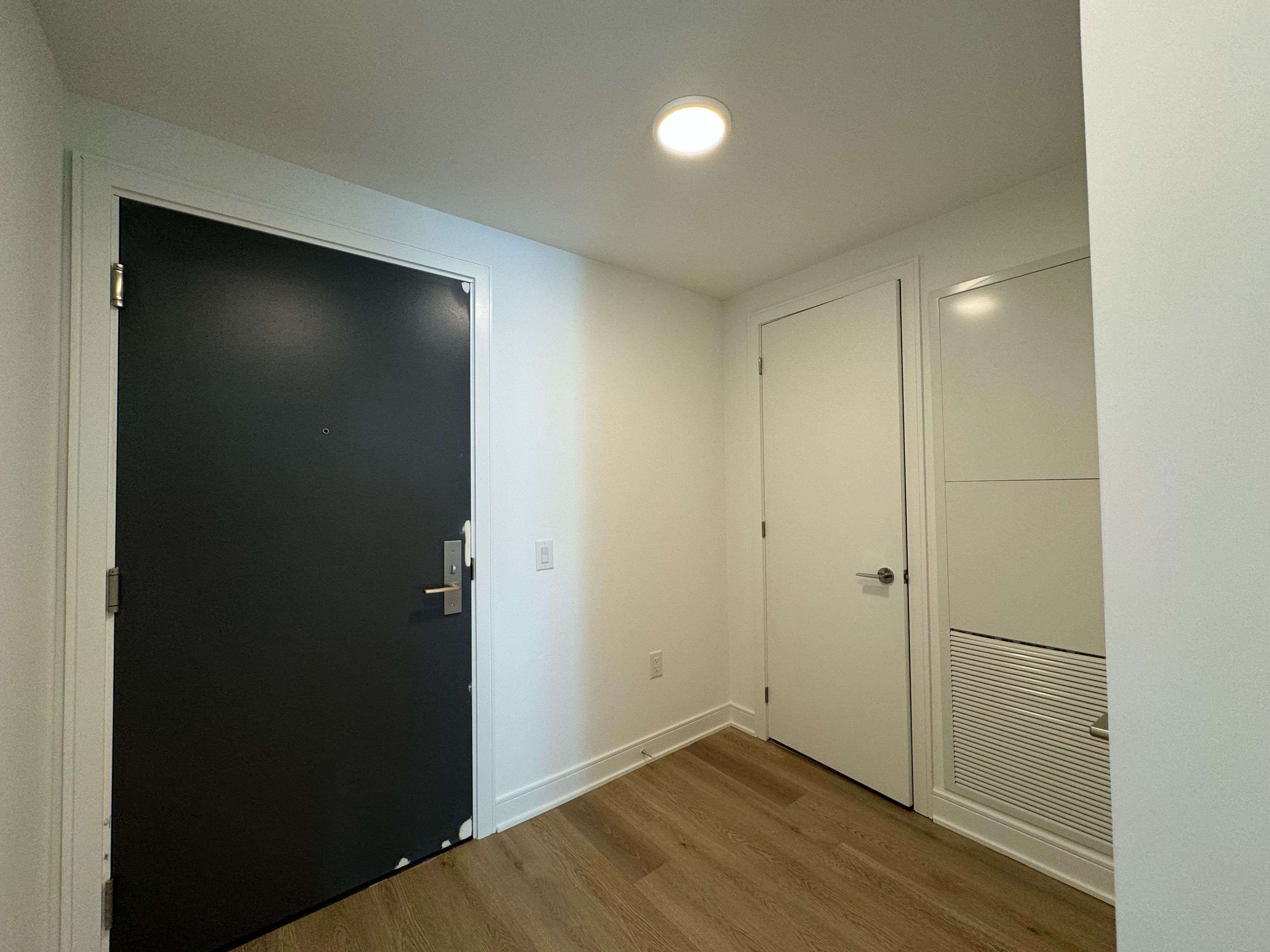 Mississauga, ON L5A 1W4,86 Dundas ST #414