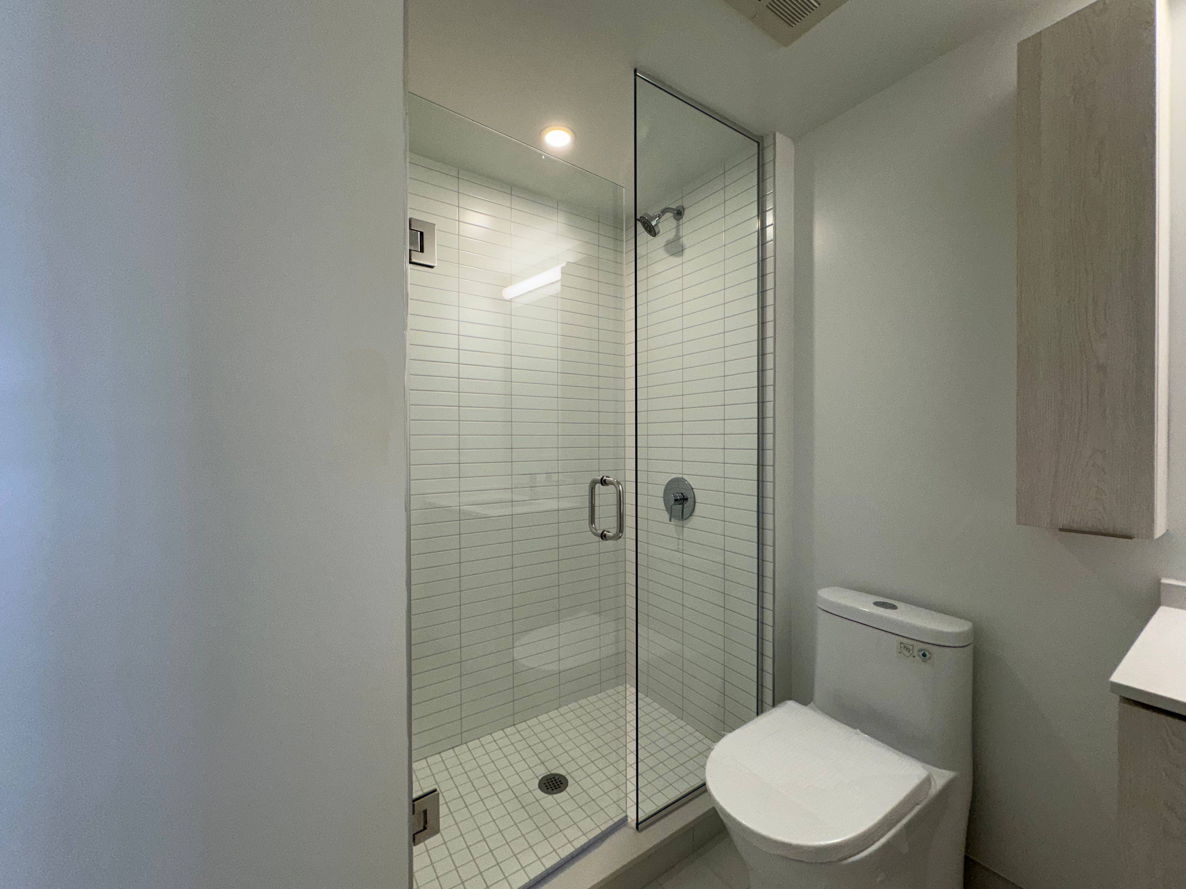 Mississauga, ON L5A 1W4,86 Dundas ST #414