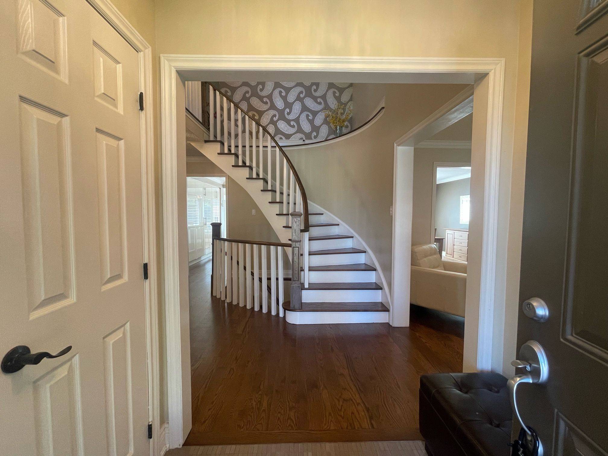 Oakville, ON L6M 1W4,1299 Windrush DR