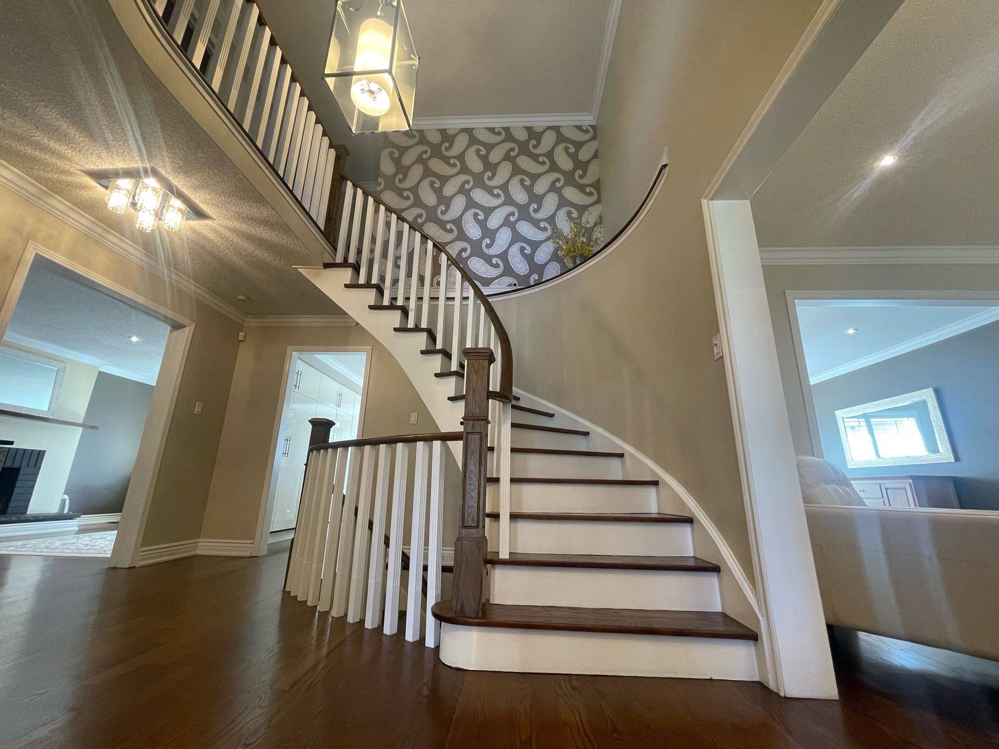 Oakville, ON L6M 1W4,1299 Windrush DR